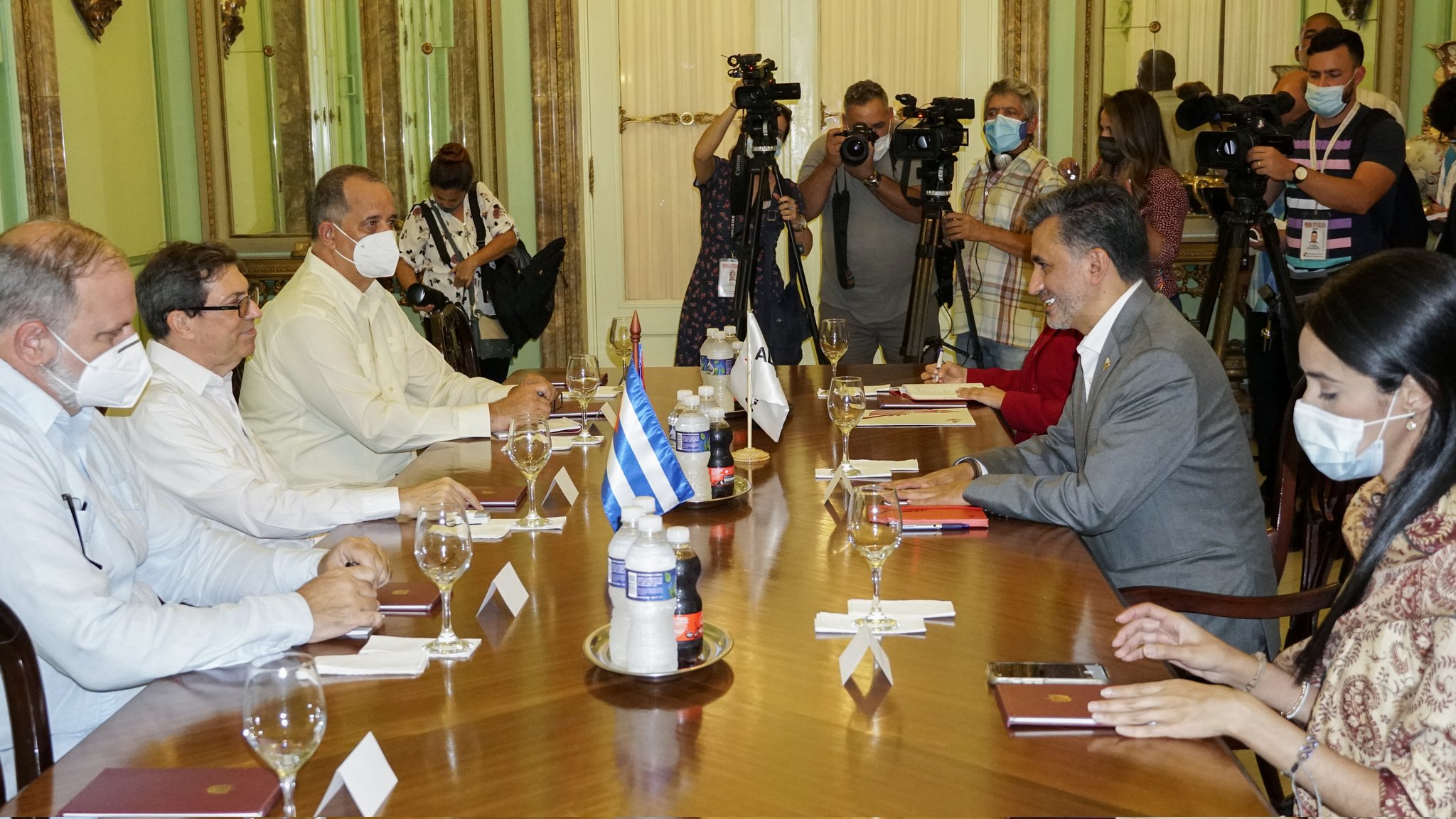 Ministro de Relaciones Exteriores de Cuba recibe al Secretario Ejecutivo del ALBA-TCP