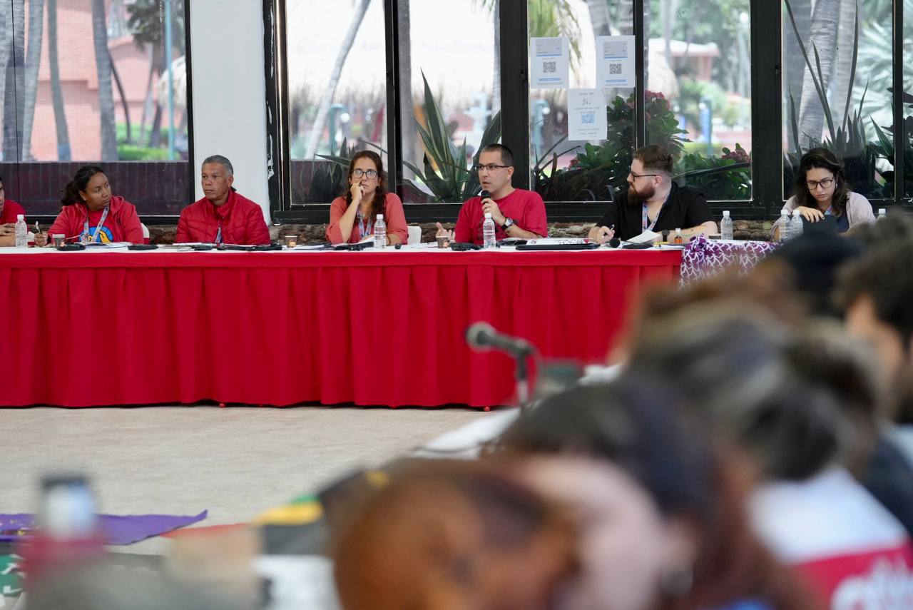 Secretario Ejecutivo del ALBA-TCP convoca a los movimientos sociales a la interacción permanente