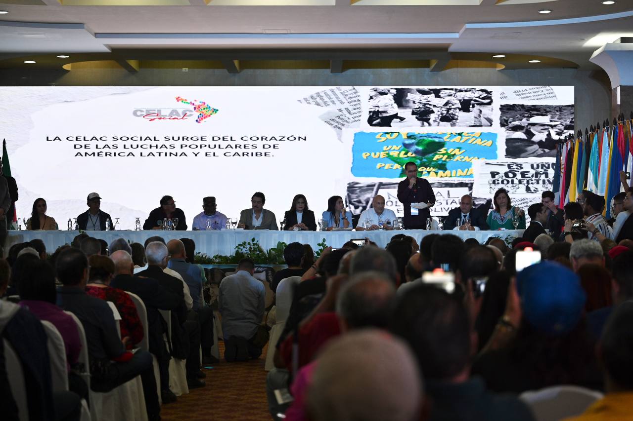 ALBA-TCP propone debate sobre la Alternativa Social Mundial en inauguración de la Celac Social