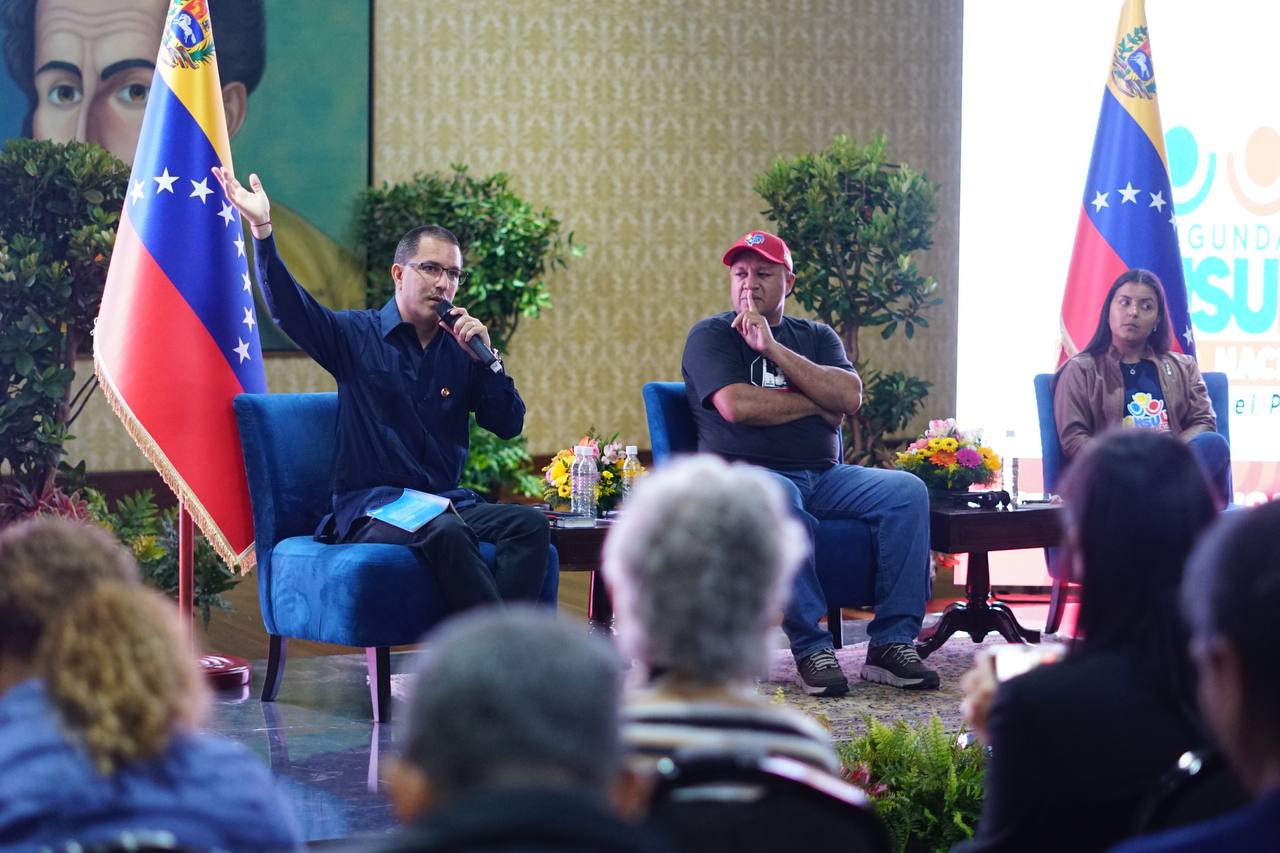 Acompañantes internacionales conocen fundamentos de la Consulta Popular como método de democracia participativa en Venezuela