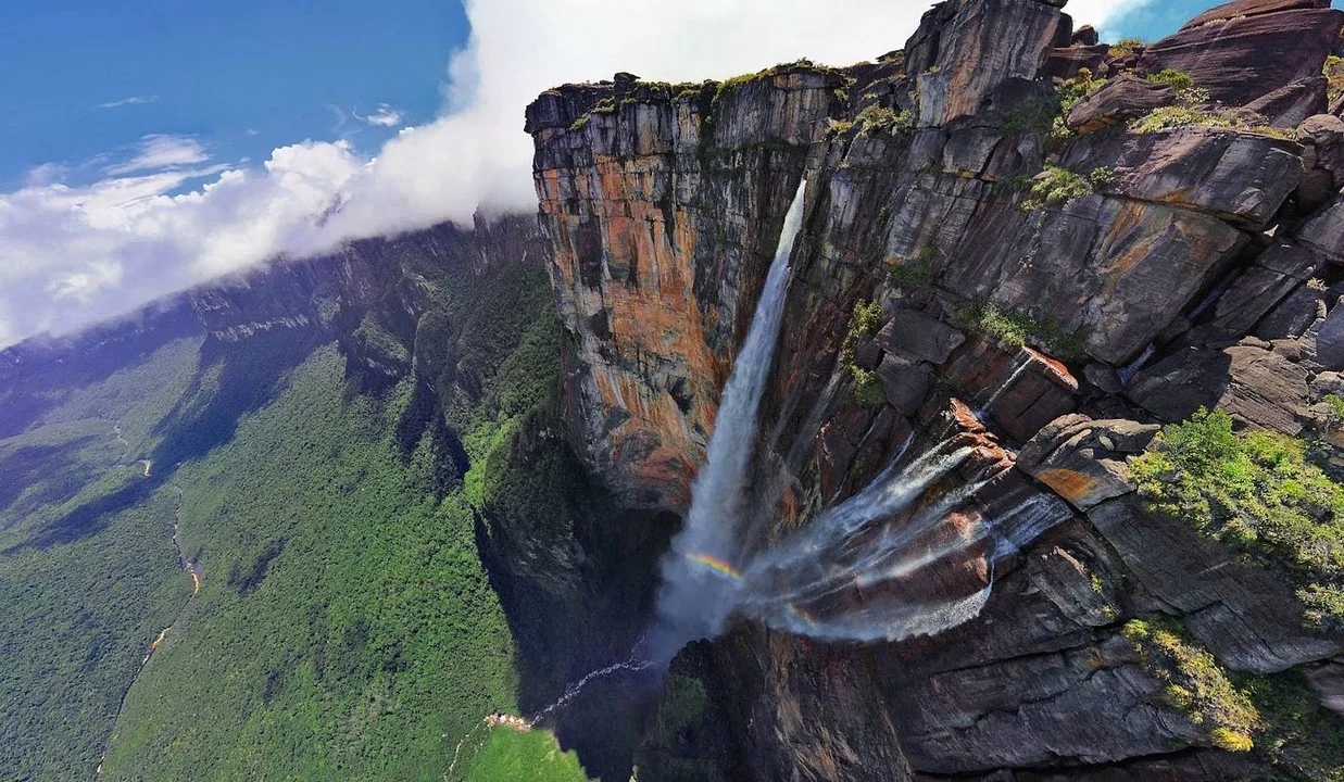 Venezuela | A Mineral Paradise in South America’s Caribbean
