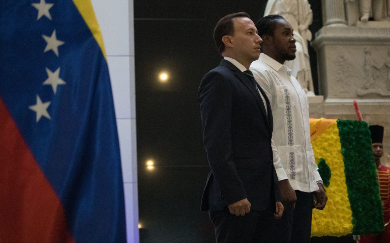 Saint Vincent and the Grenadines honors Bolívar in celebration of its Independence