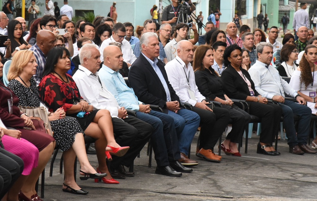 Presidente de Cuba participa en Coloquio Internacional Patria