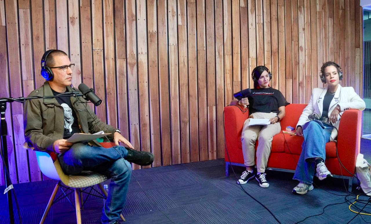 Podcast Nuestras Voces abre espacio al debate sobre el feminismo popular en América Latina